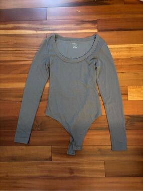 American Eagle Scoop Neck Long Sleeve Bodysuit